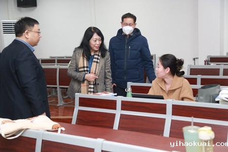3教室与学生.jpg